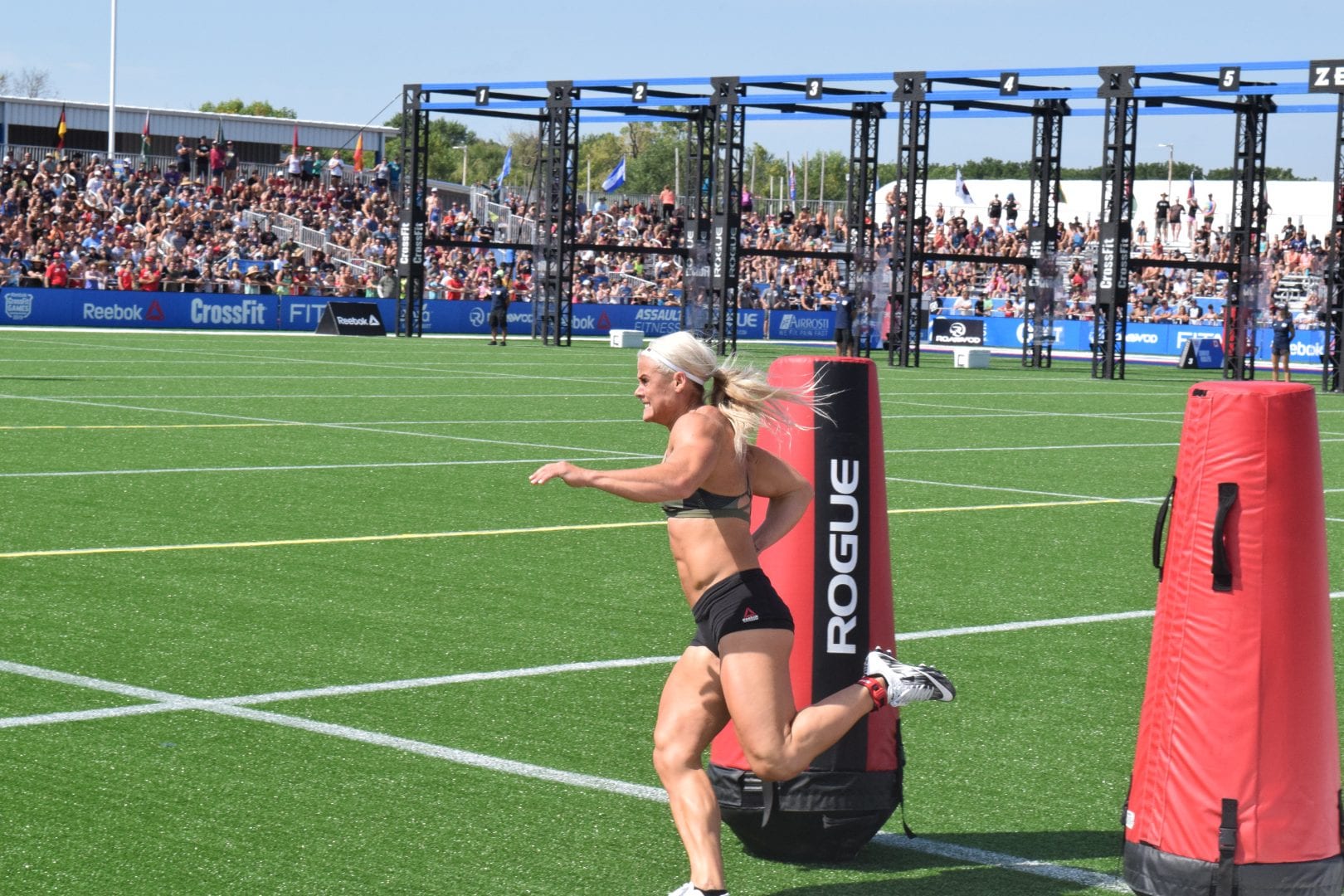 Sara Sigmundsdottir competes in the Sprint event at the 2019 CrossFit Games.