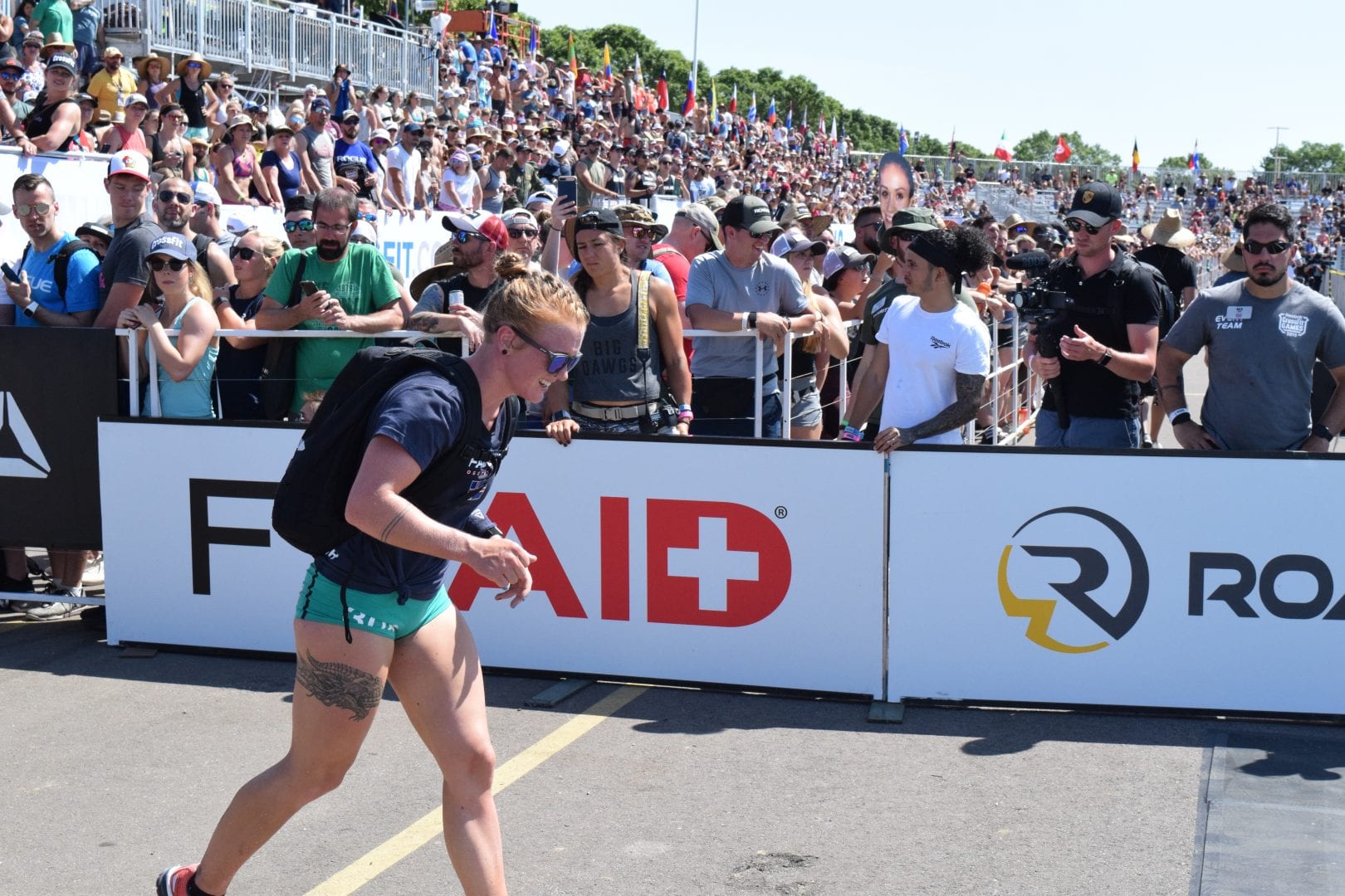 Eik Gylfadottir competes in the Ruck Run event at the 2019 CrossFit Games.