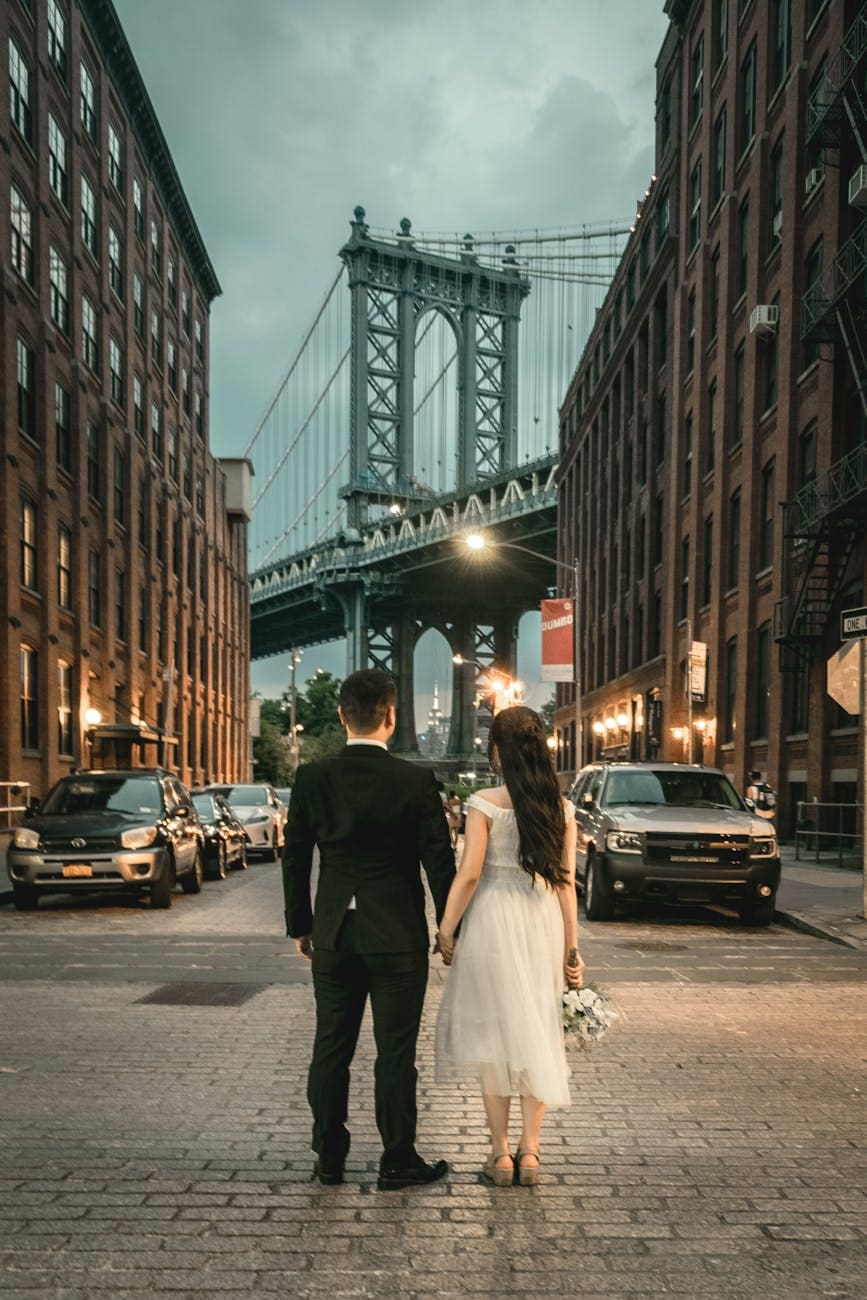 19 Best Places in New York for Engagement Photos: A Photographer’s Guide
